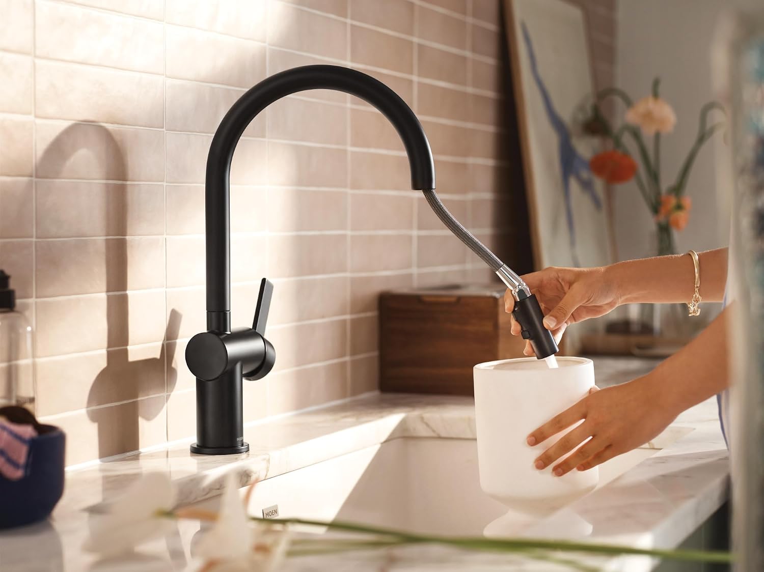 Moen Cia Pulldown Kitchen Faucet with Power Boost, Matte Black, 7622BL