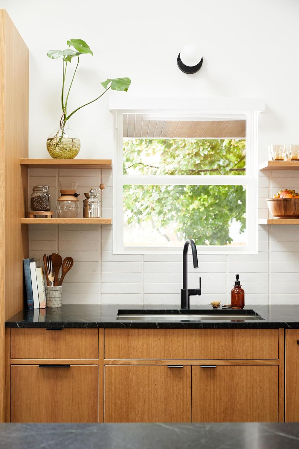 Moen Align MotionSense Wave Touchless Kitchen Faucet, Matte Black, 7565EWBL
