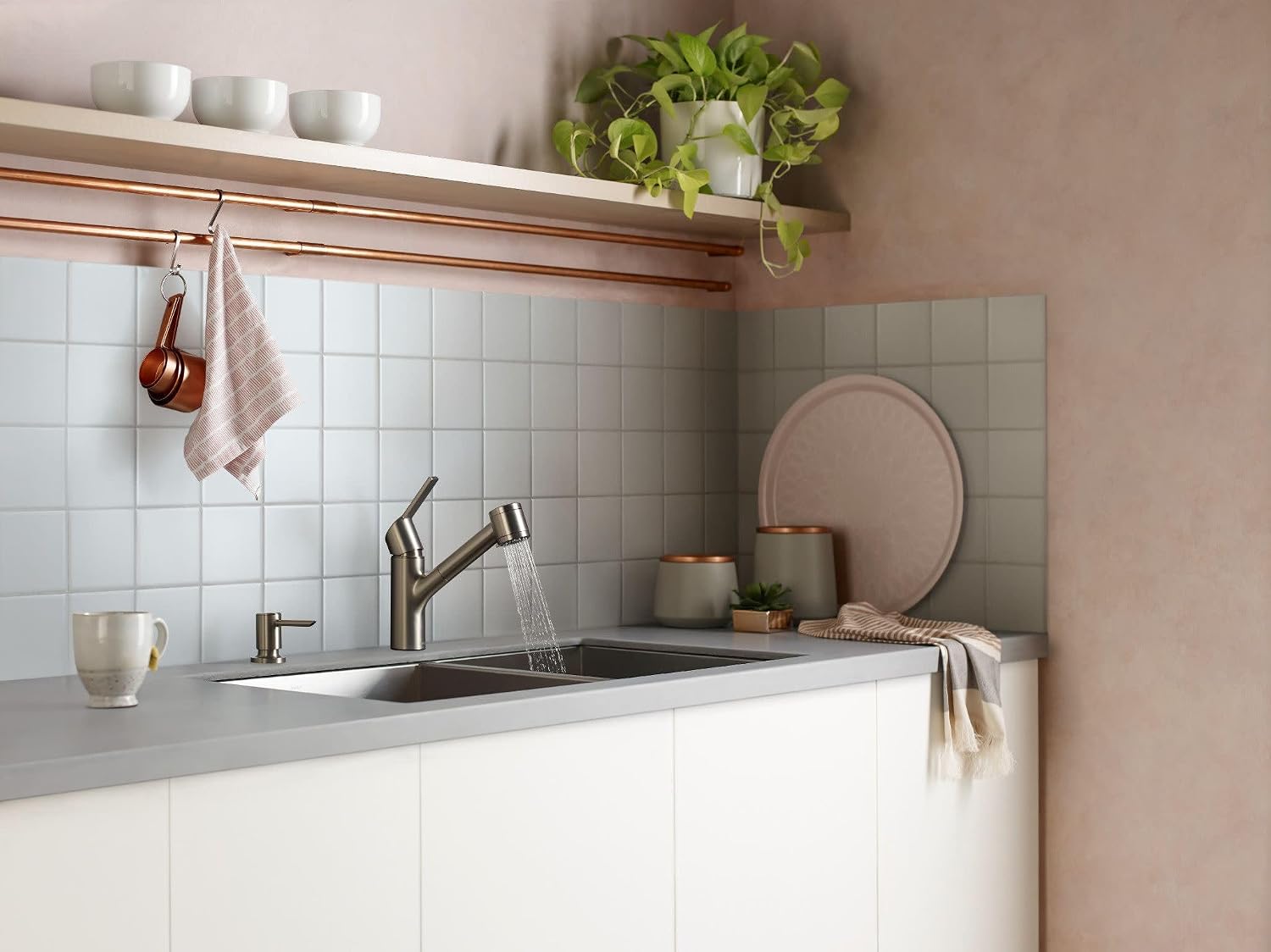 Moen 87701SRS Sombra Spot Resist Stainless Pull-Out Kitchen Faucet