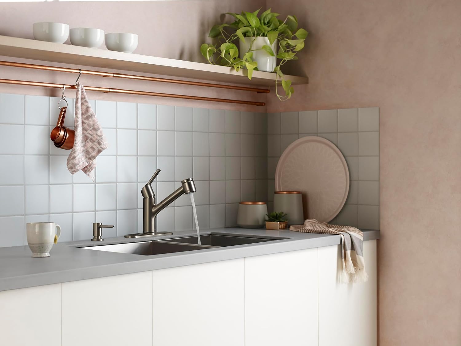 Moen 87701SRS Sombra Spot Resist Stainless Pull-Out Kitchen Faucet