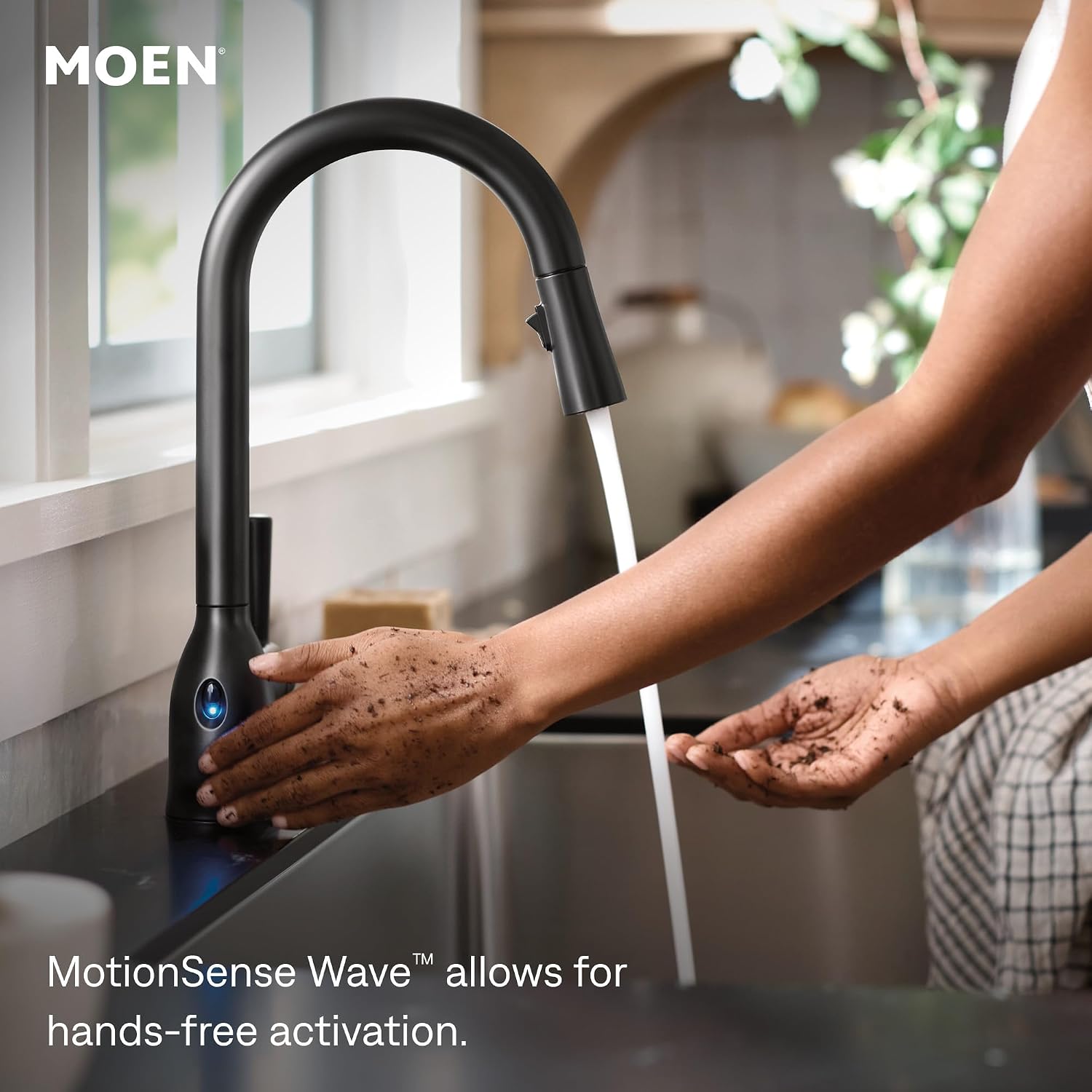 Moen Arbor MotionSense Wave Touchless Kitchen Faucet, Matte Black, 7594EWBL