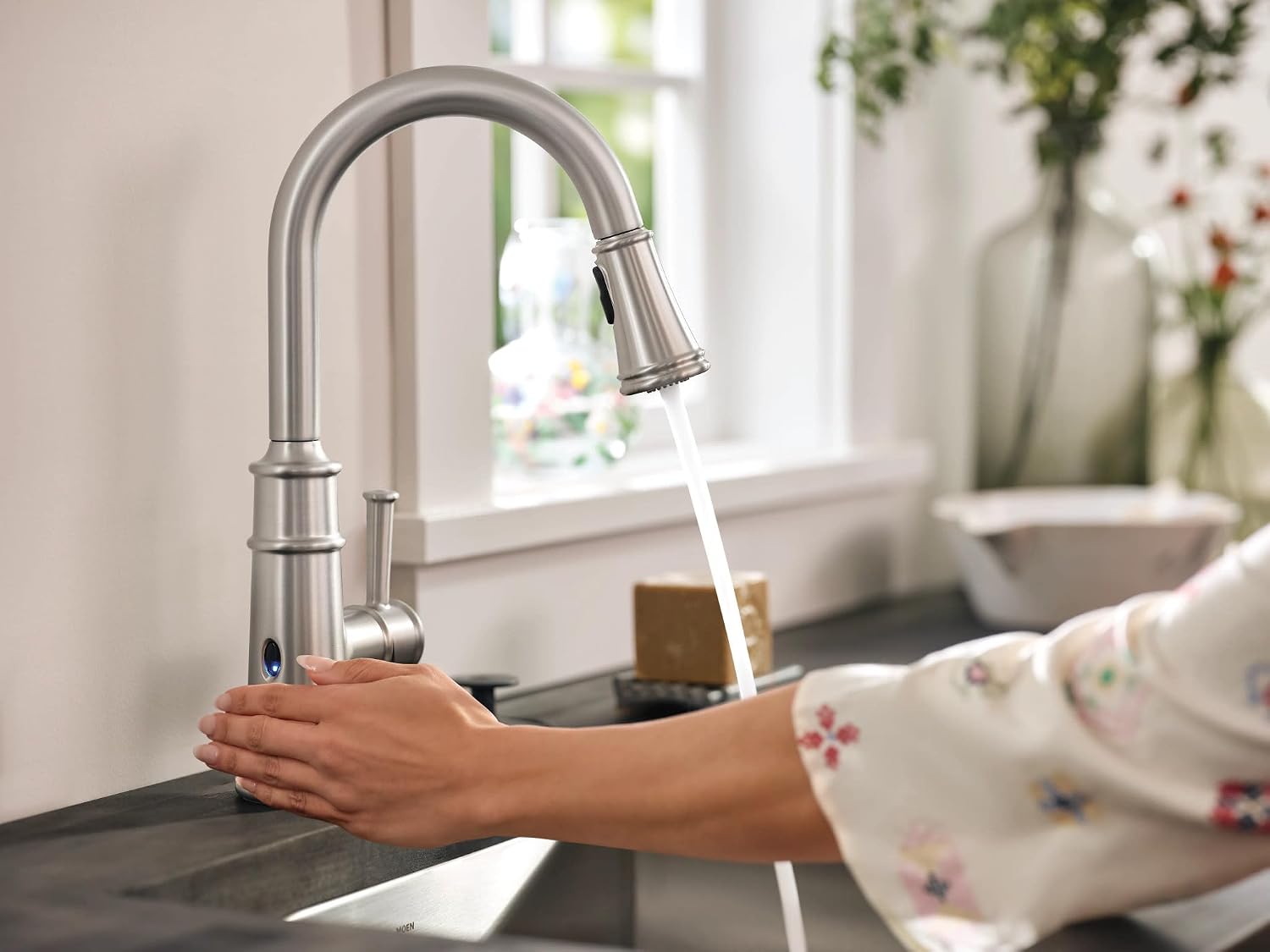 Moen Belfield MotionSense Wave Touchless Faucet, Stainless, 7260EWSRS Spot Resist Stainless
