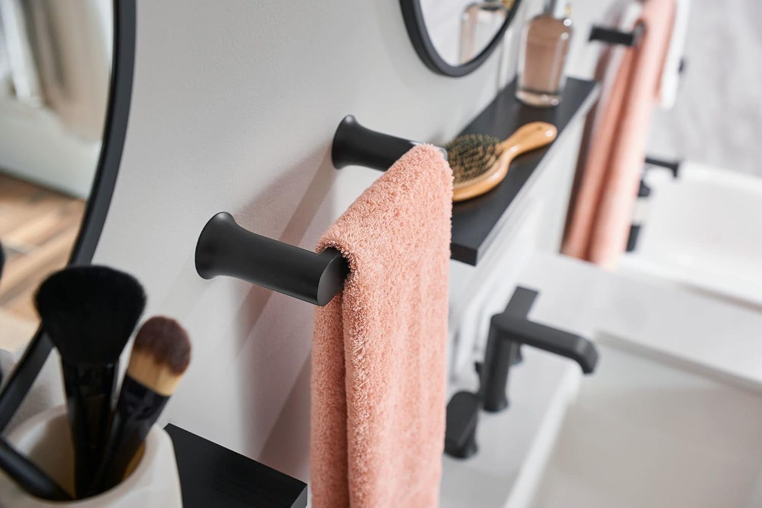 Moen Genta LX Towel Bar, Matte Black, BH3886BL