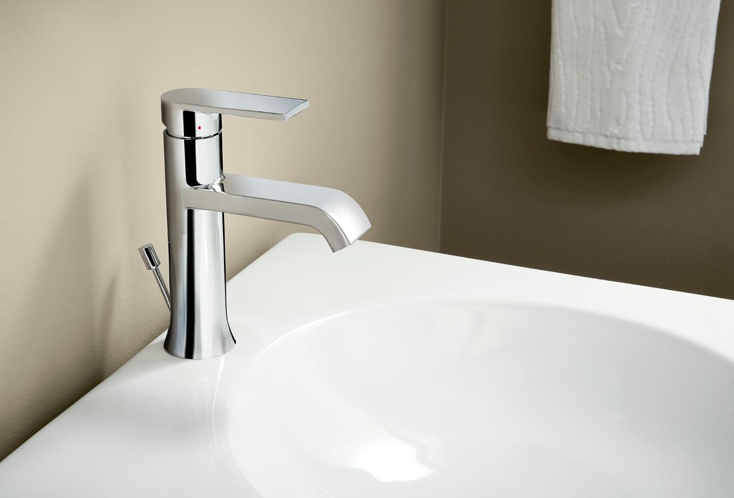 Moen 6702 Chrome One-Handle Bathroom Faucet