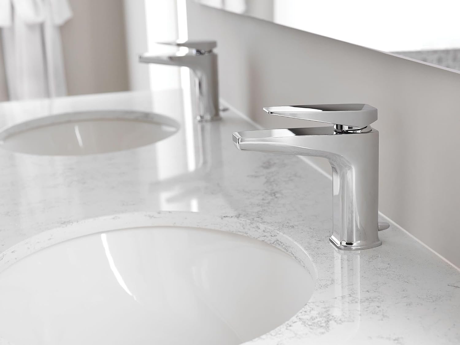 Moen S8000 Via One-Handle Modern Bathroom Faucet, Chrome