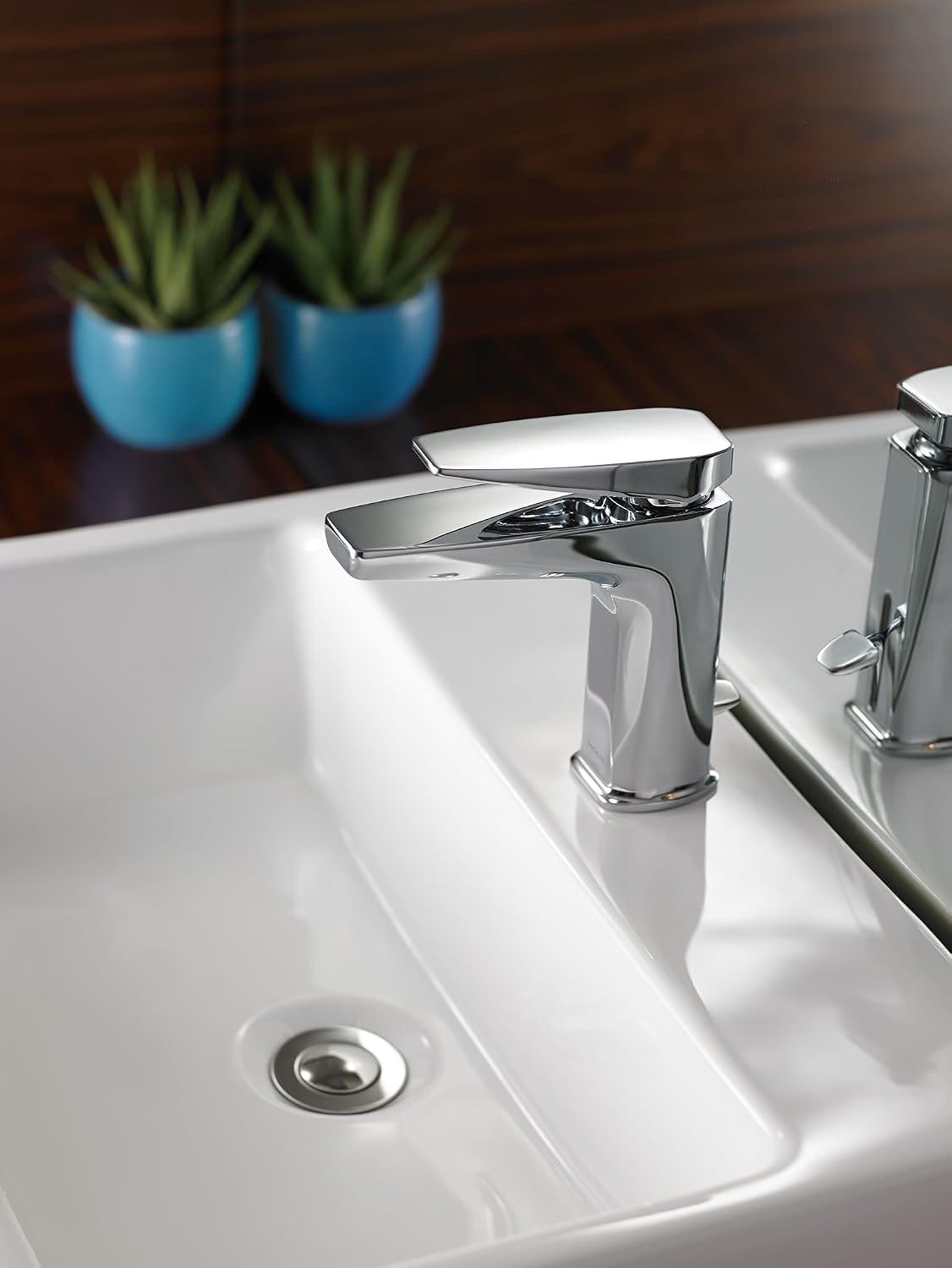 Moen S8000 Via One-Handle Modern Bathroom Faucet, Chrome