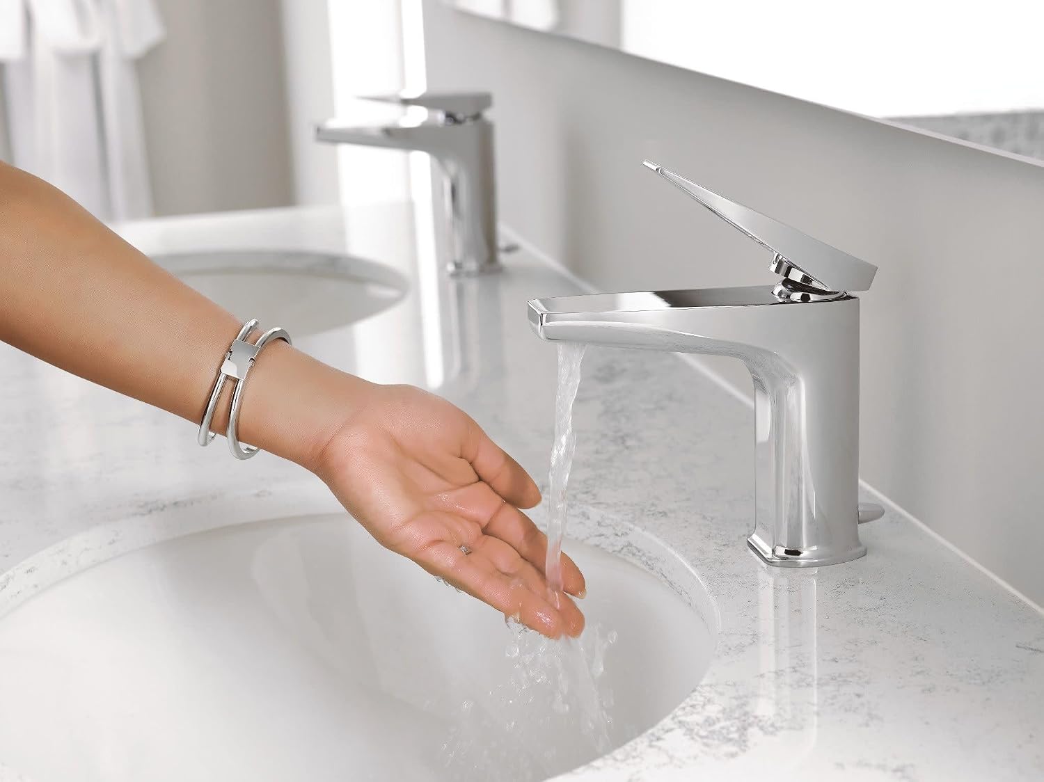 Moen S8000 Via One-Handle Modern Bathroom Faucet, Chrome