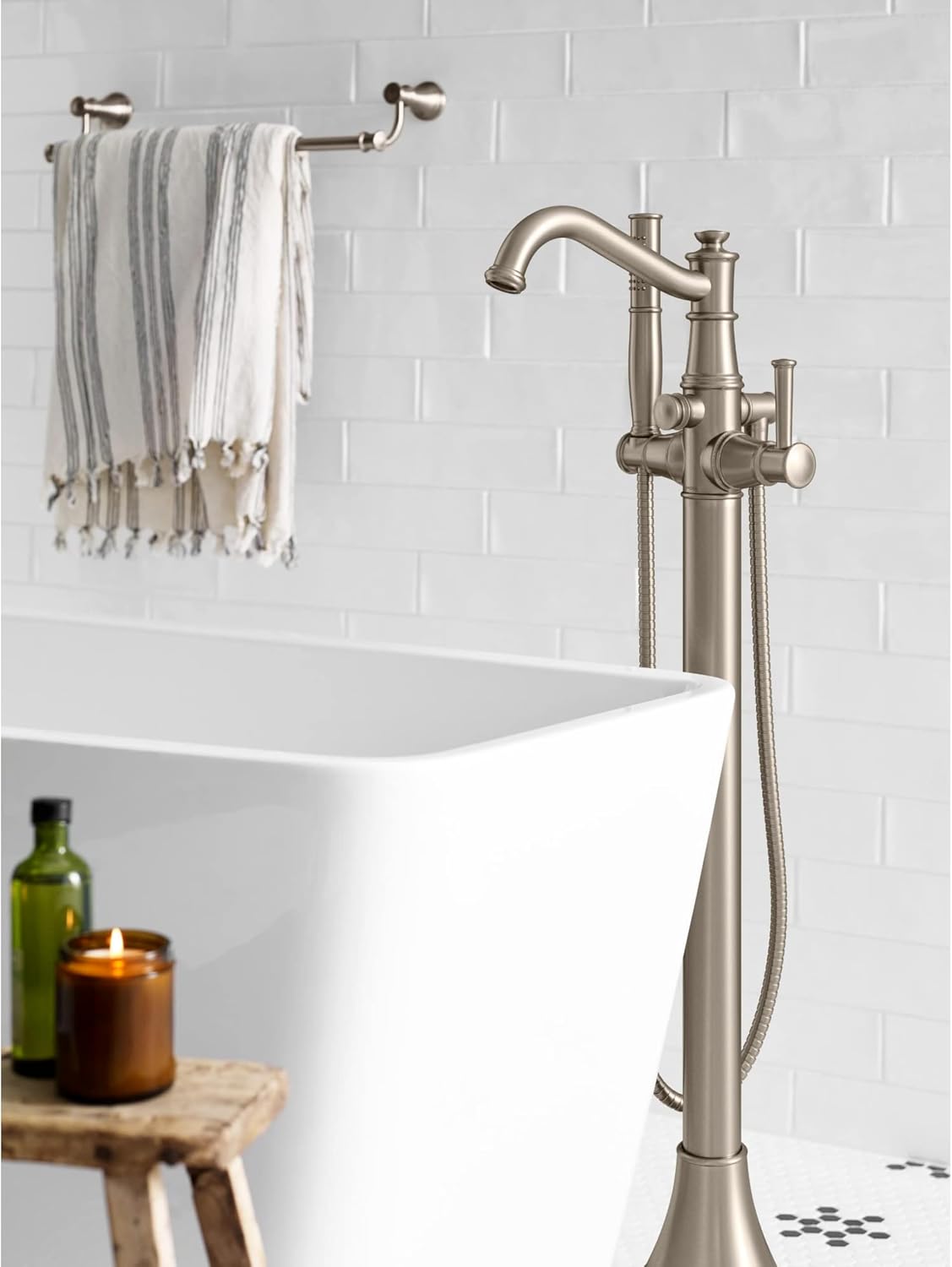 Moen YB6418ORB Belfield 18-Inch Bathroom Towel Bar, Oil Rubbed Bronze