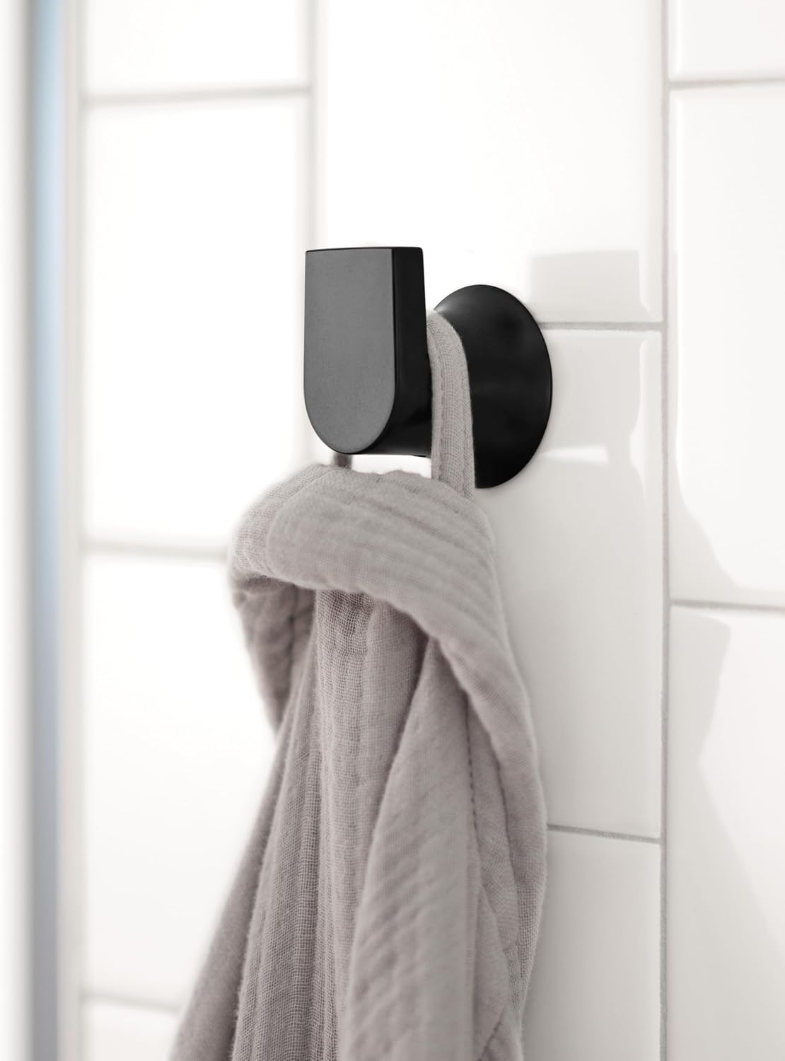 Moen BH3808BL Genta LX Pivoting Toilet Paper Holder, Matte Black
