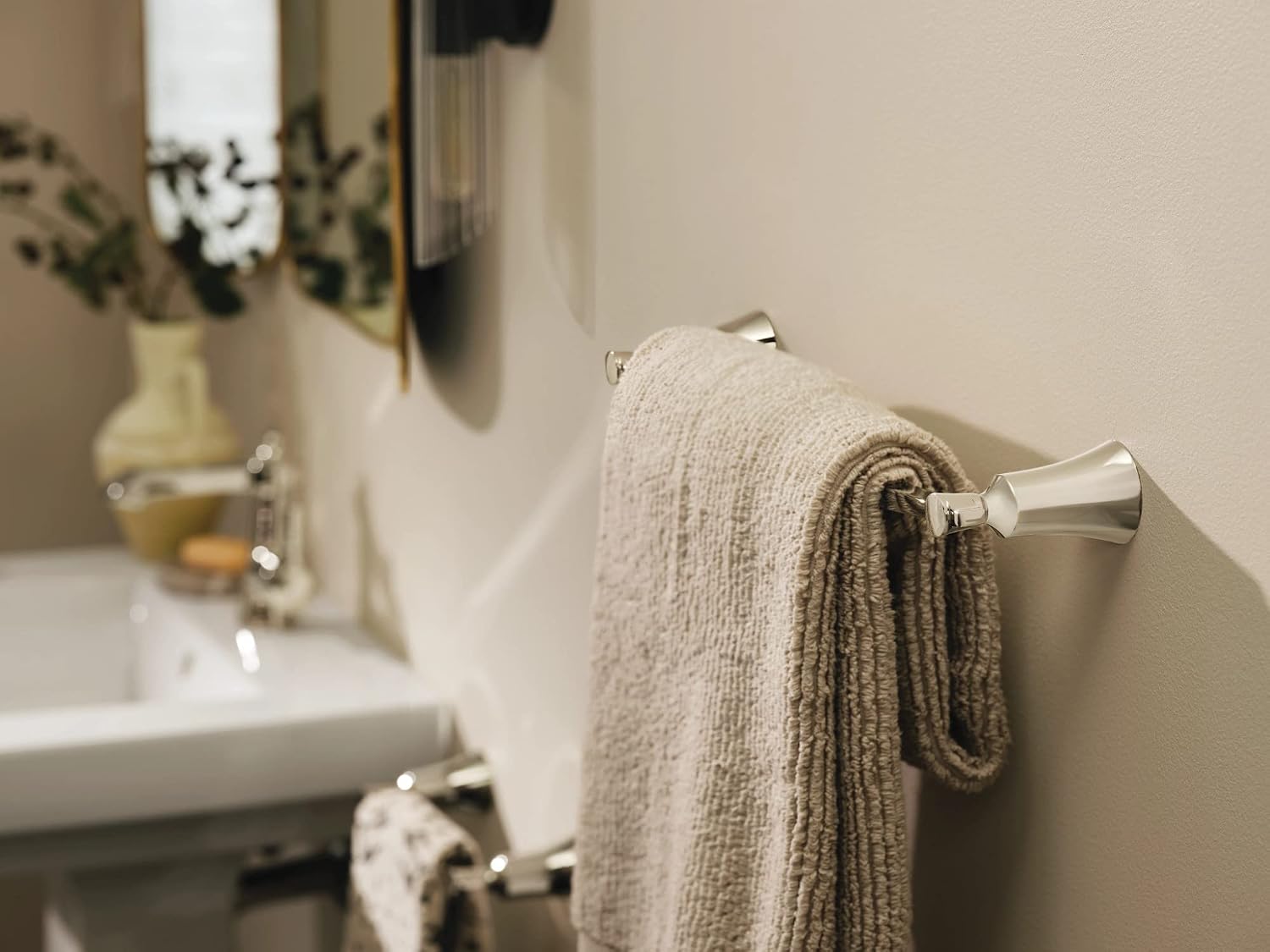 Moen YB0318NL Flara 18-Inch Single Towel Bar, Polished Nickel