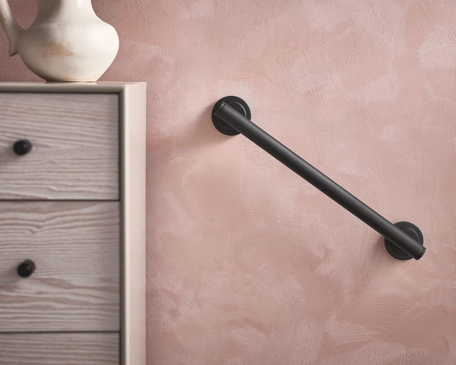 Moen YG0718BL Iso Matte black 18" designer grab bar